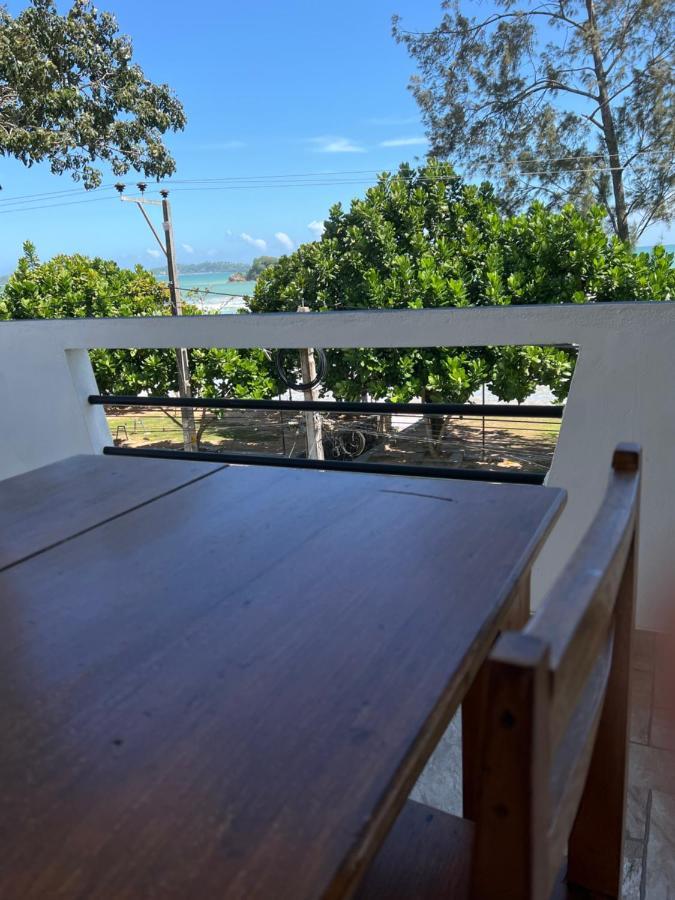 Happy Bay Hotel Weligama Luaran gambar