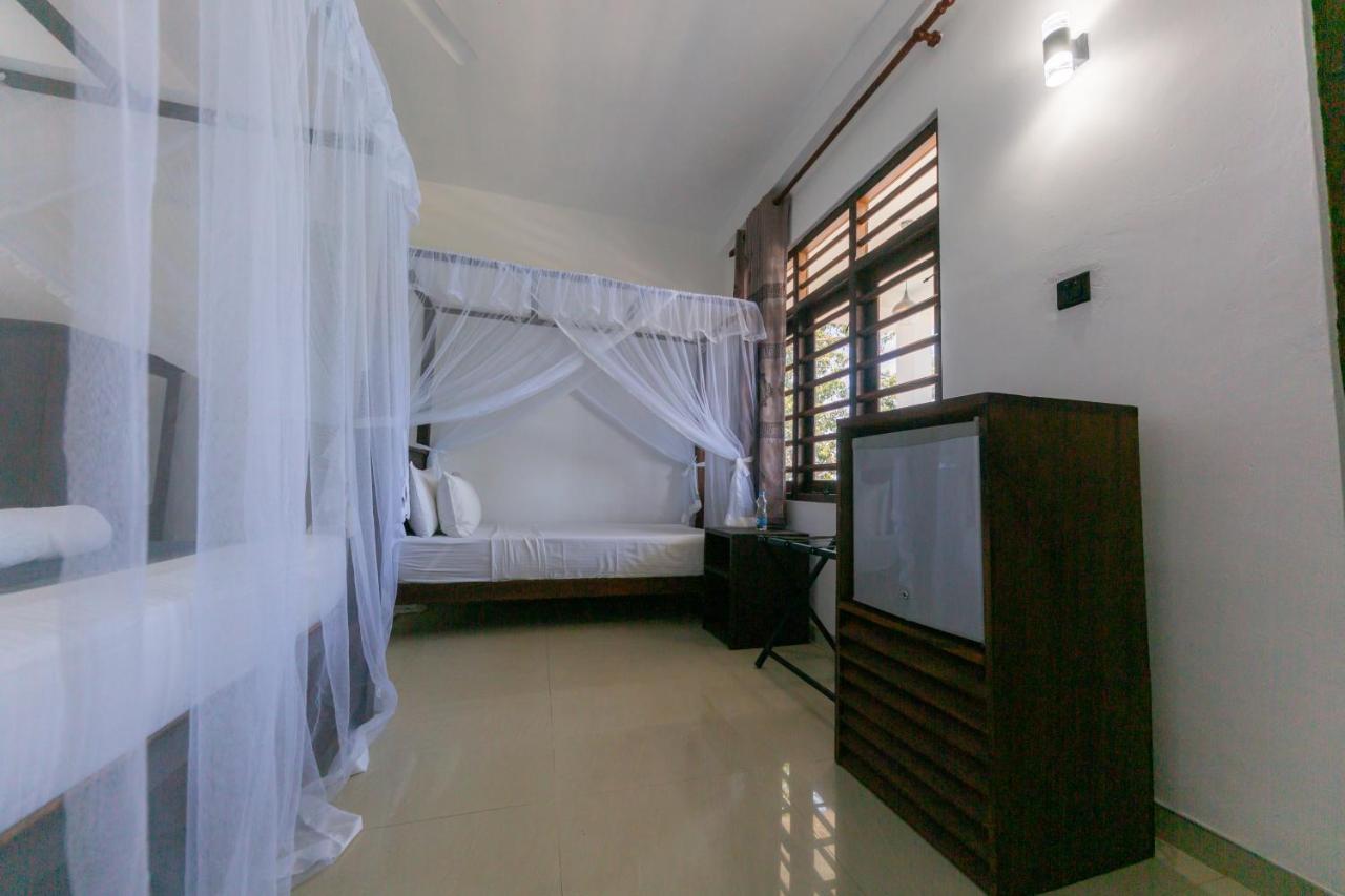 Happy Bay Hotel Weligama Luaran gambar