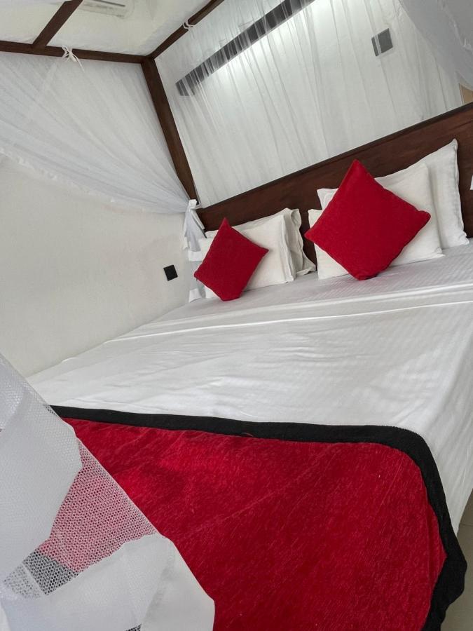 Happy Bay Hotel Weligama Luaran gambar