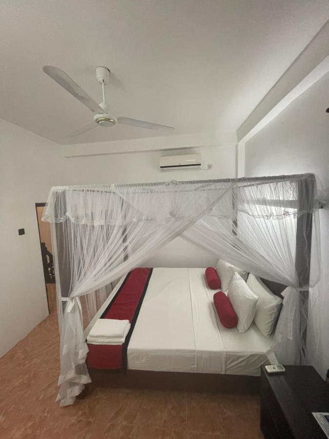 Happy Bay Hotel Weligama Luaran gambar