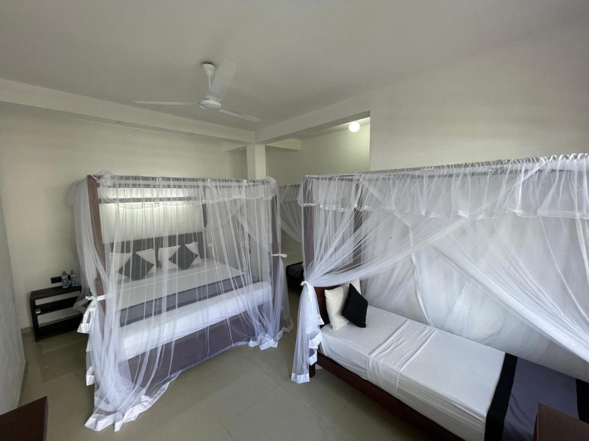 Happy Bay Hotel Weligama Luaran gambar