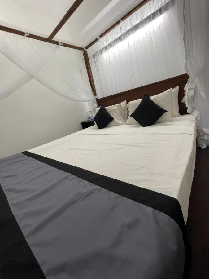 Happy Bay Hotel Weligama Luaran gambar