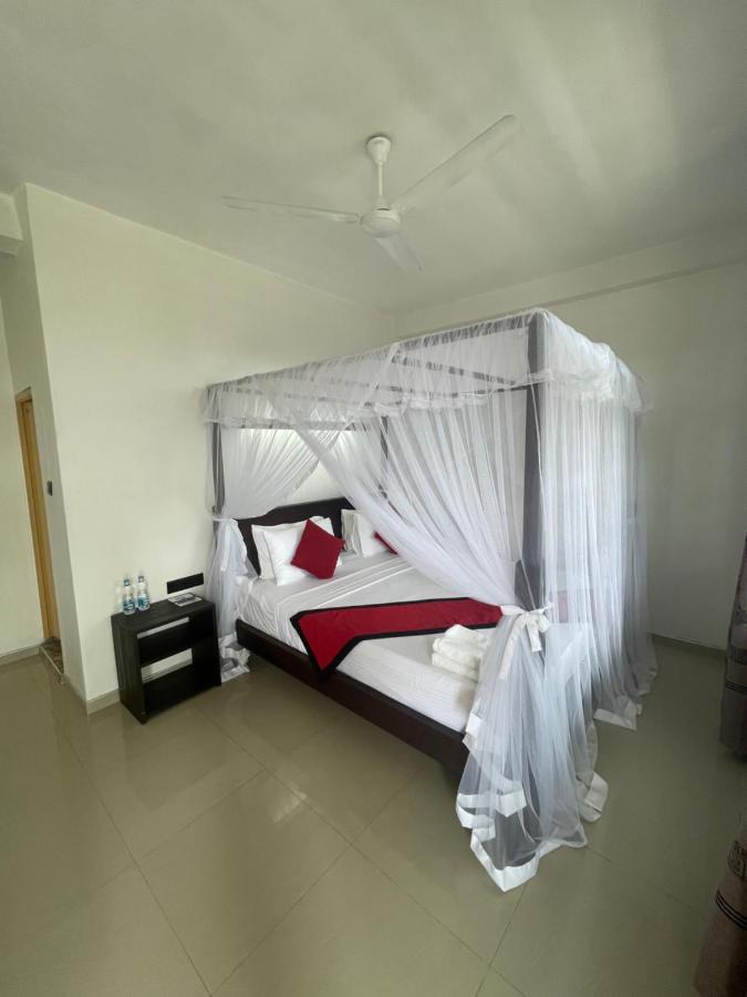 Happy Bay Hotel Weligama Luaran gambar