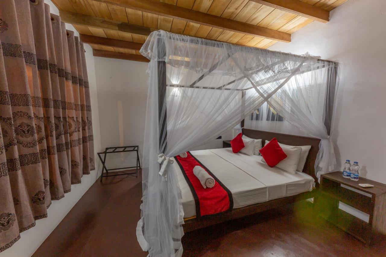 Happy Bay Hotel Weligama Luaran gambar
