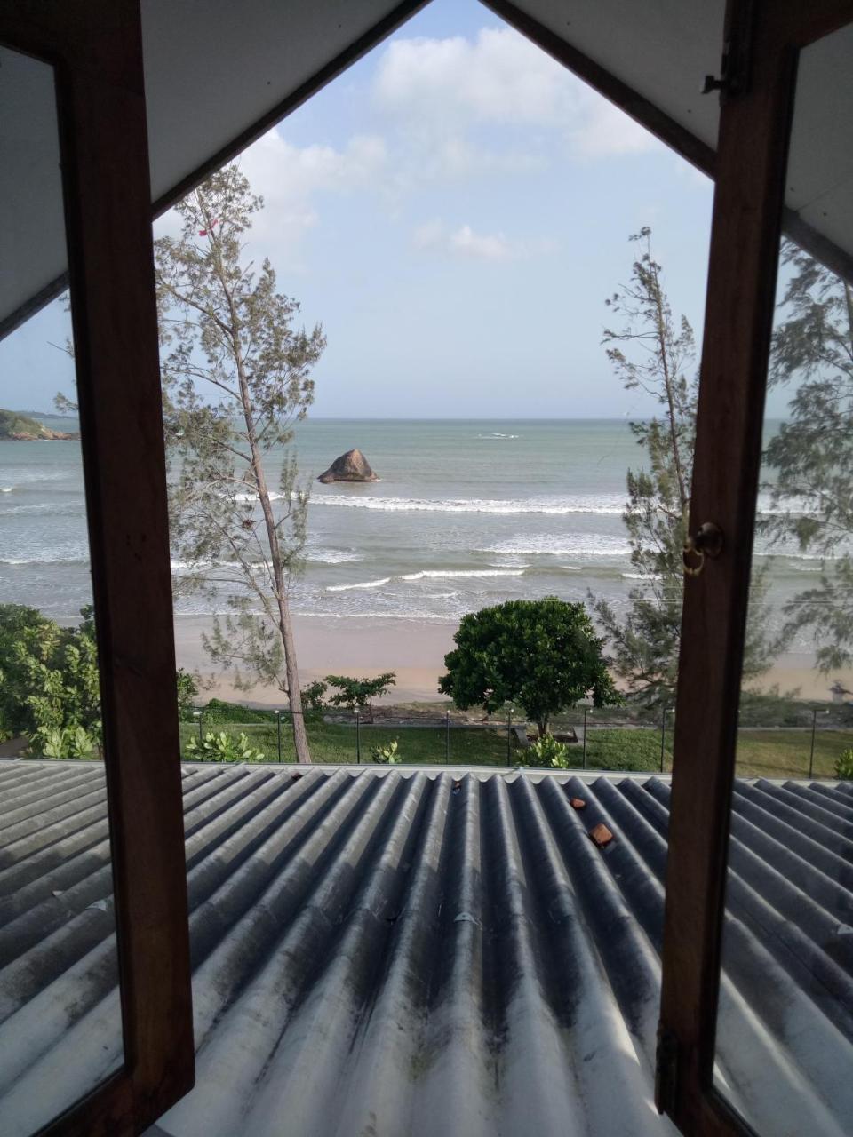 Happy Bay Hotel Weligama Luaran gambar