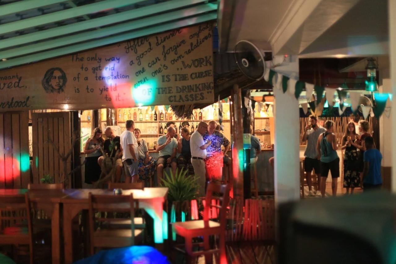 Happy Bay Hotel Weligama Luaran gambar